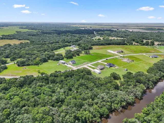 $49,000 | 11 River Hollow Way, Palacios, TX 77465