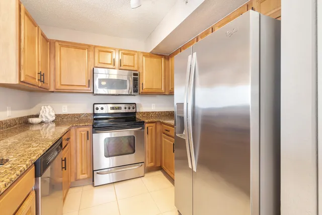 $6,750 | 1801 North Flagler Drive, Unit 840, West Palm Beach, FL 33407