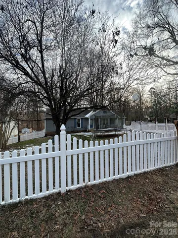 $305,000 | 11230 Mallard Crossing Drive, Charlotte, NC 28262