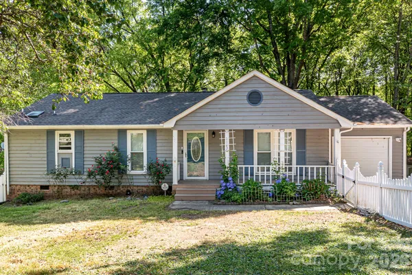 $295,000 | 11230 Mallard Crossing Drive, Charlotte, NC 28262