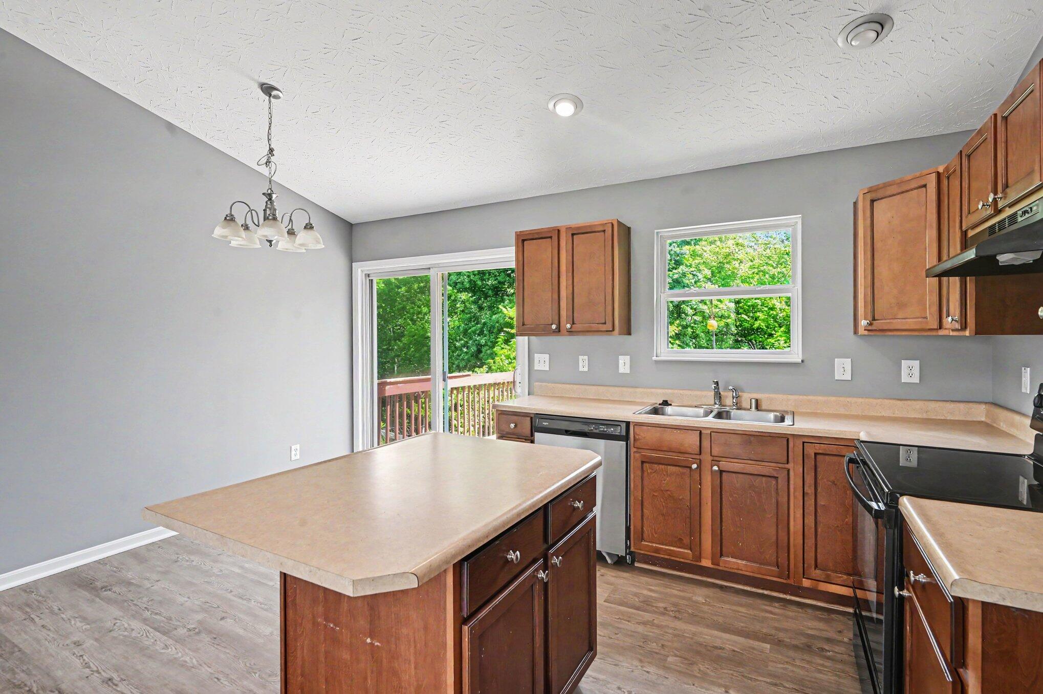 1616 Raintree Court Erlanger, KY 41018 - Photo 4 of 30 elsmere-ct-elsmere-ky-kitchen