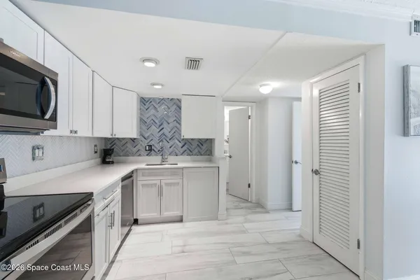 $2,650 | 4800 Ocean Beach Boulevard, Unit 226, Cocoa Beach, FL 32931