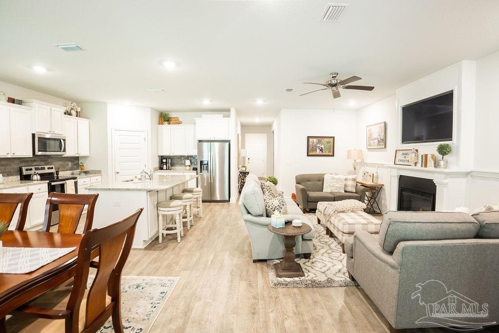 7994 Burnside Loop Pensacola, FL 32526 - Photo 8 of 32