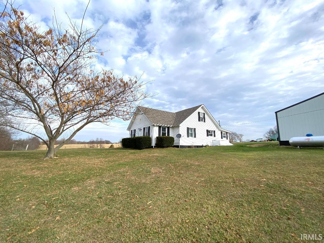 1650 North Warren Road Bloomfield, IN 47424 - Photo 3 of 35