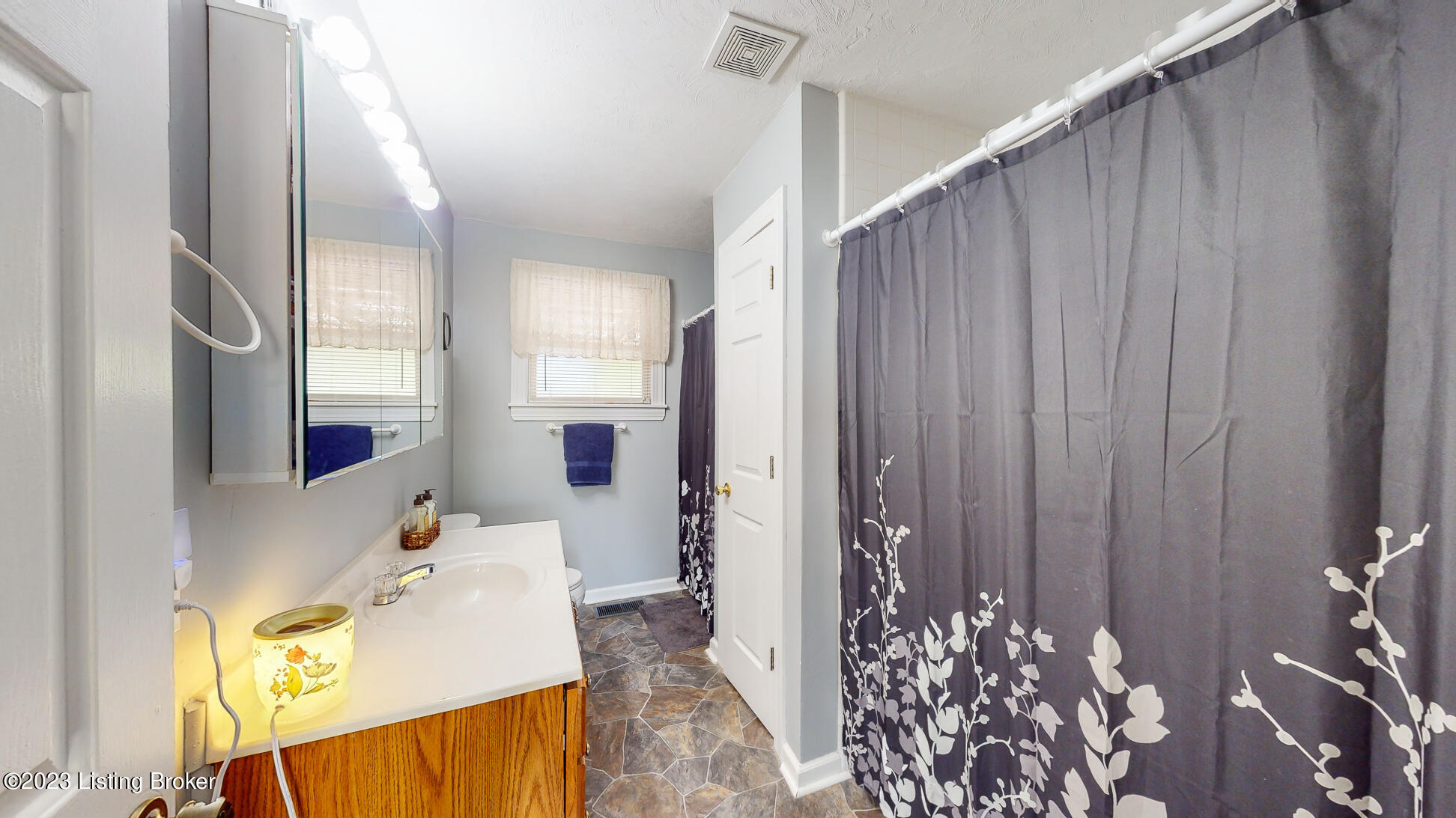 8402 3rd Street Road Louisville, KY 40272 - Photo 35 of 91 8402-3rd-Street-Rd_033