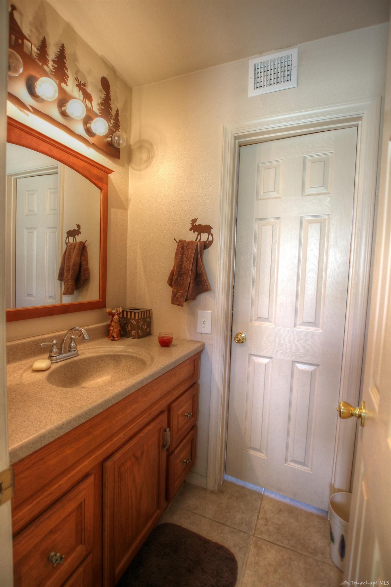 26600 Columbia Way Tehachapi, CA 93561 - Photo 23 of 32 Gallery Image 23