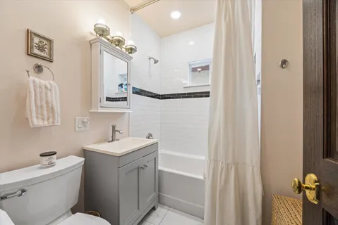 $499,000 | 735 Gunderson Avenue, Oak Park, IL 60304