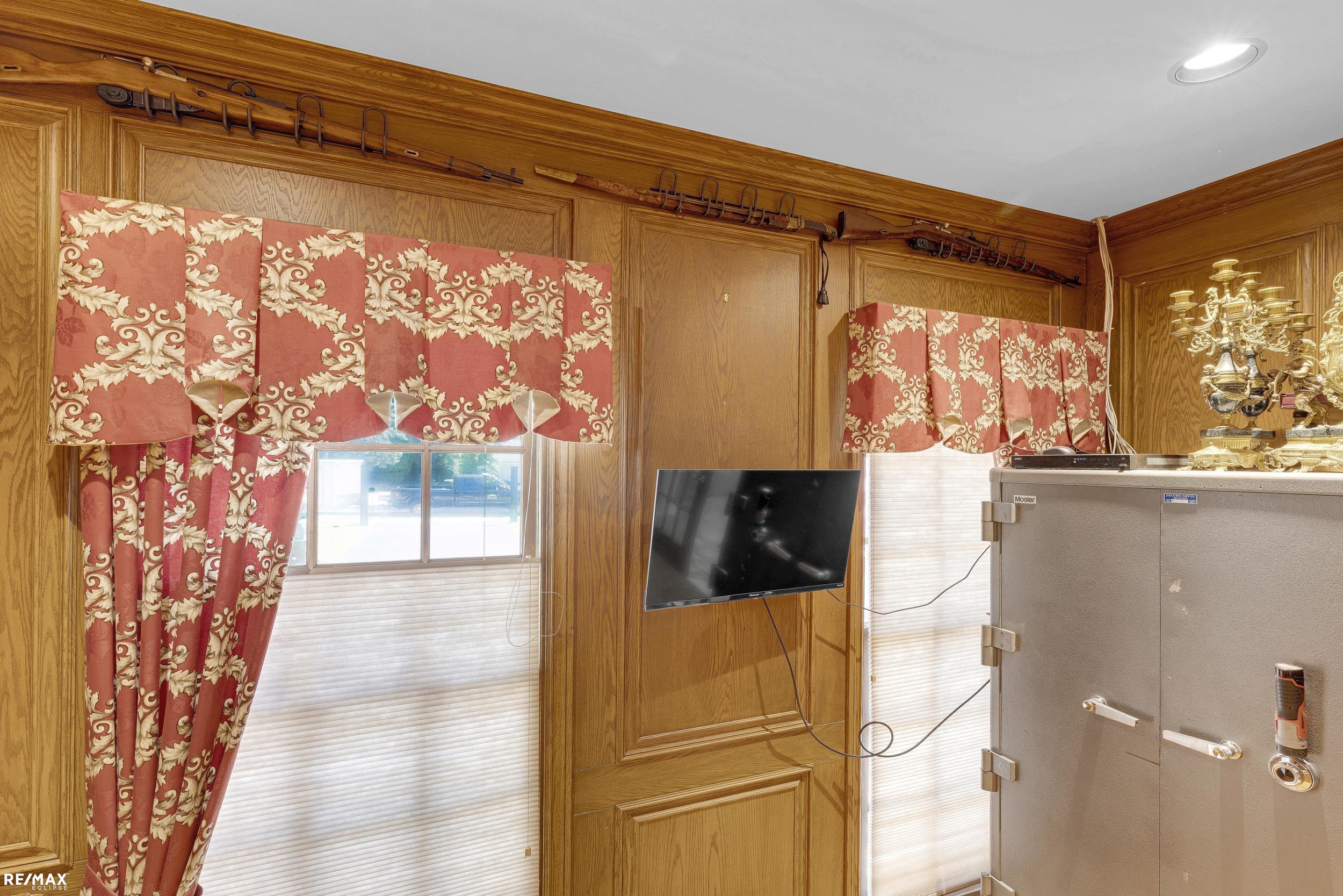 895 Bishop Road Grosse Pointe, MI 48230 - Photo 8 of 57 50147351-60fba0c0-e804-4386-8839-a9654146be5f.JPG