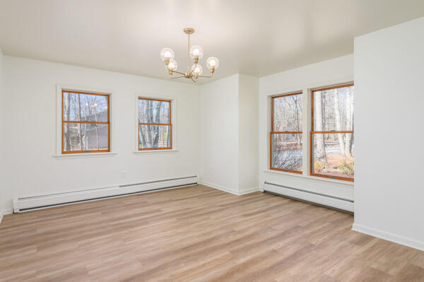 4239 High Road Cresco, PA 18326 - Photo 12 of 40 Dining room