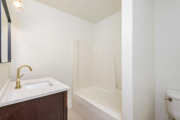 4239 High Road Cresco, PA 18326 - Photo 18 of 40 Main floor bath