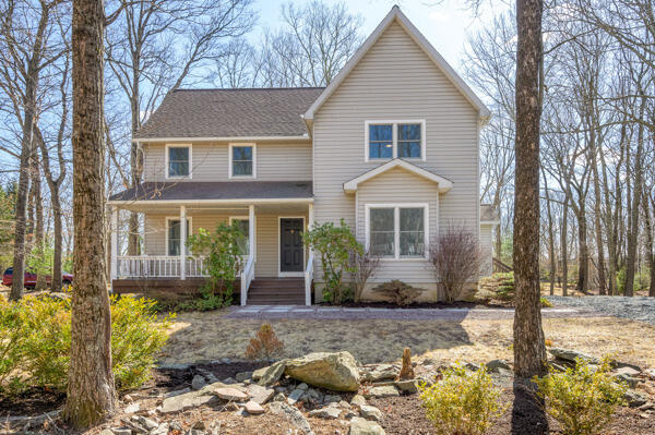 4239 High Road Cresco, PA 18326 - Photo 2 of 40 Front of house