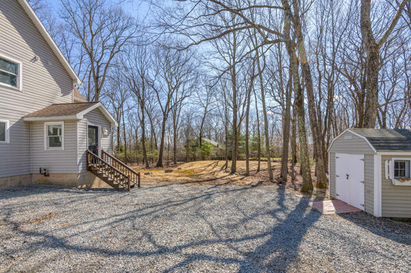 4239 High Road Cresco, PA 18326 - Photo 39 of 40 Driveway with shed