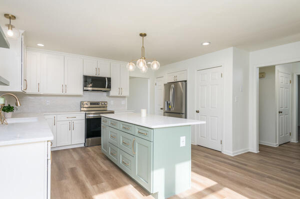 4239 High Road Cresco, PA 18326 - Photo 8 of 40 Kitchen