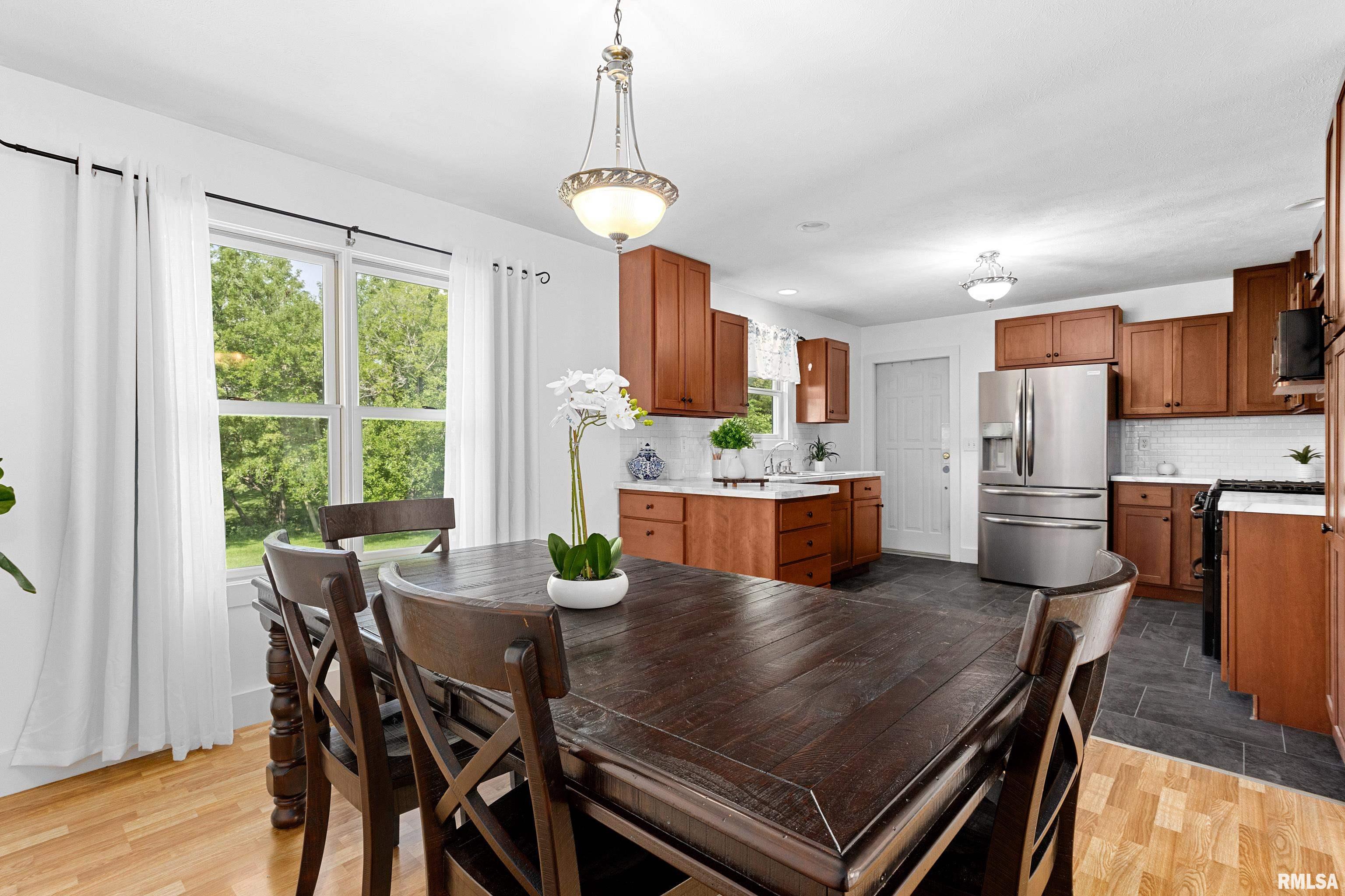 1100 Dallas Road Washington, IL 61571 - Photo 14 of 52 Gallery Image 14