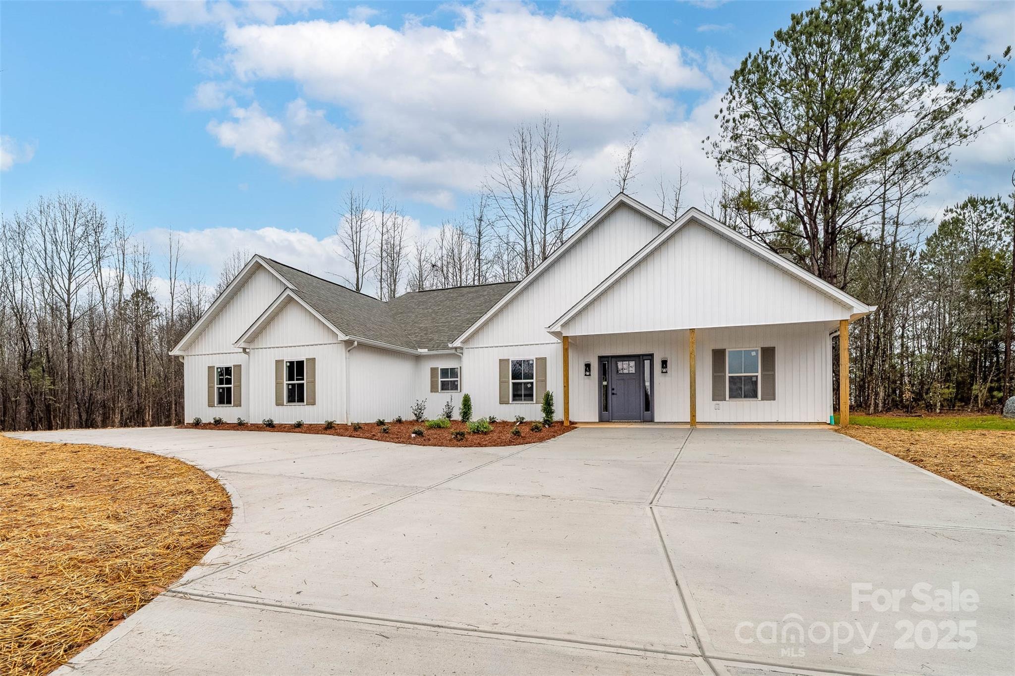 a view of house with a outdoor space