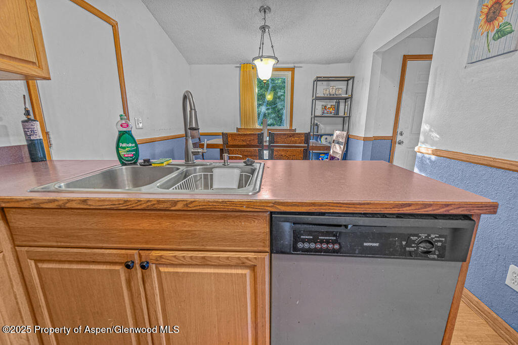 714 Westridge Road Craig, CO 81625 - Photo 5 of 39 714Washington-22