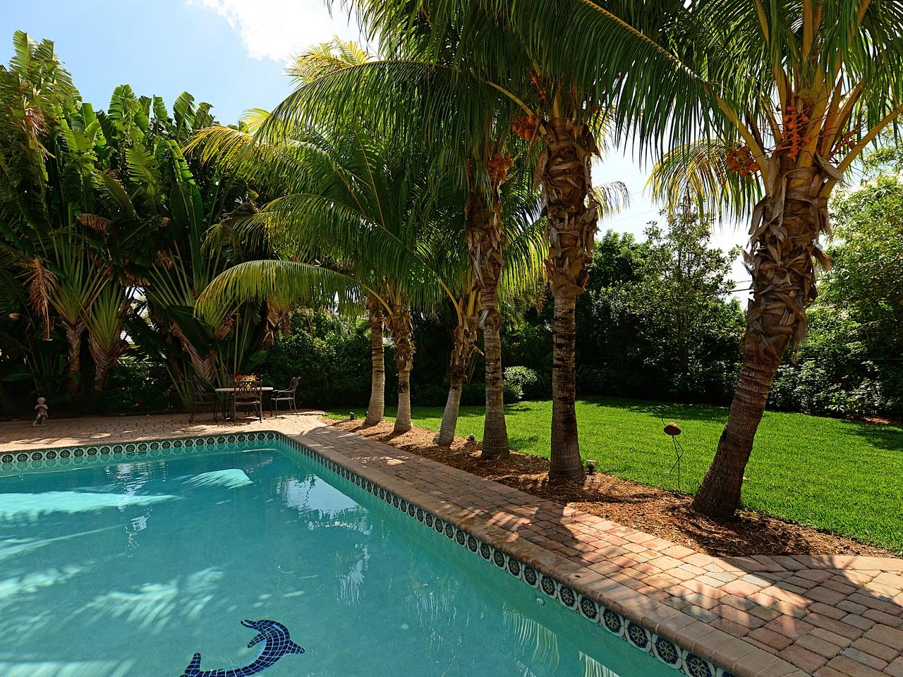 1131 Pine Point Road Singer Island, FL 33404 - Photo 23 of 34 Pool