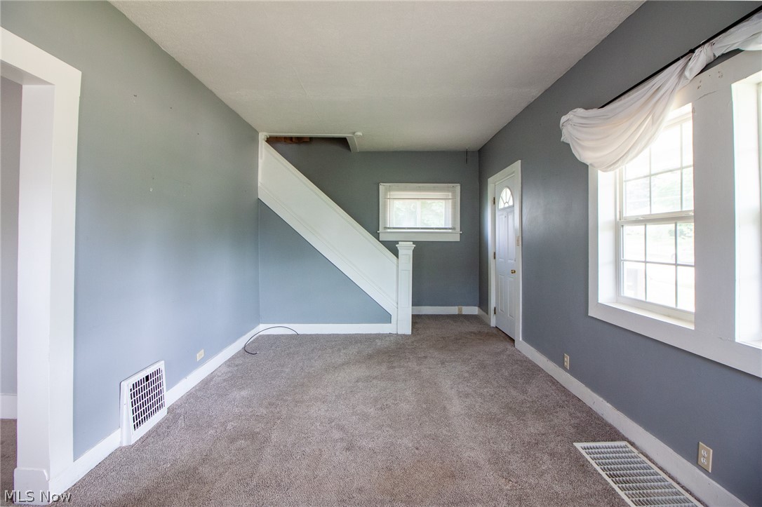 1869 Springfield Center Road Akron, OH 44312 - Photo 5 of 21