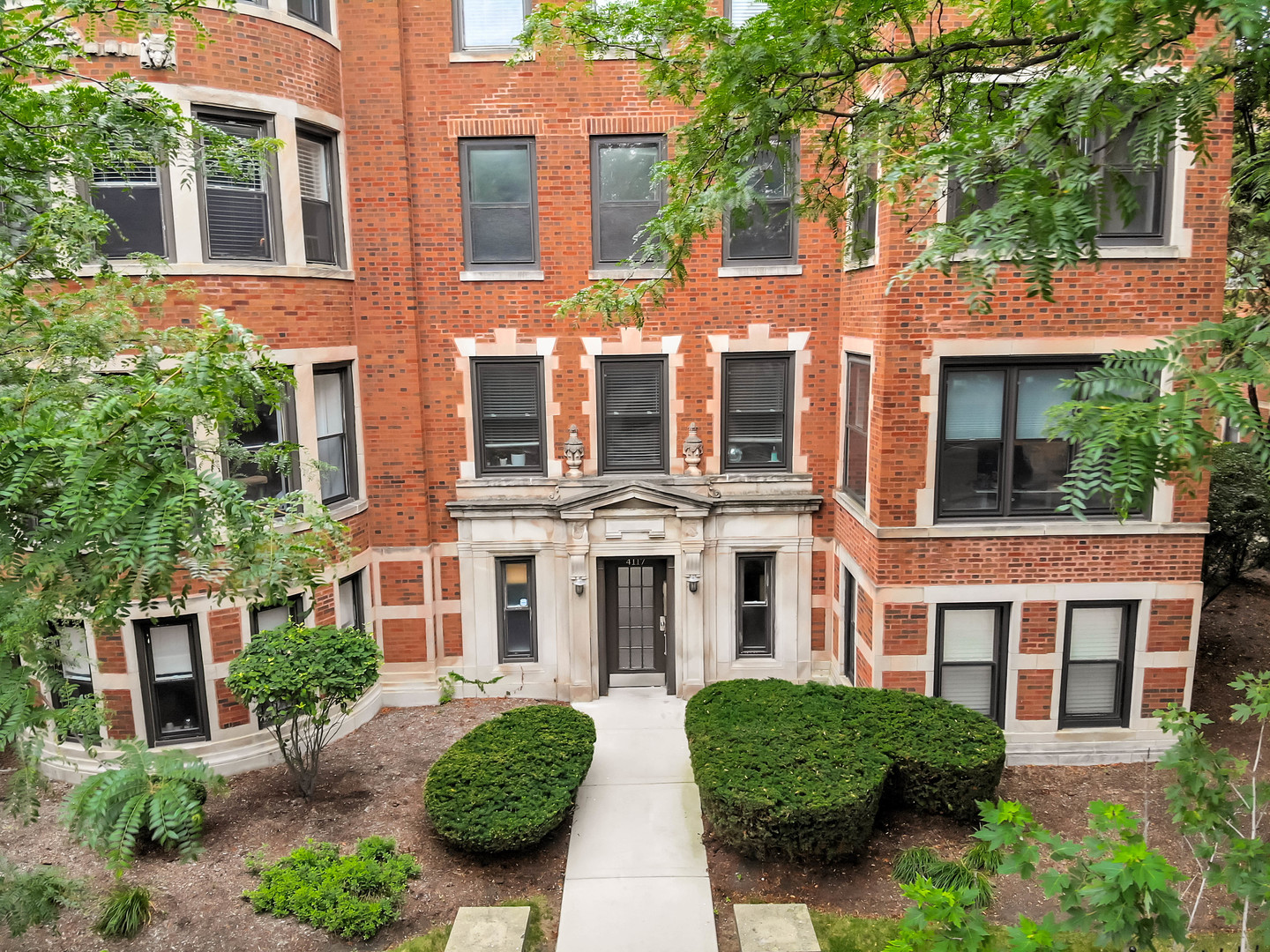 4117 North Sheridan Road, Unit 2N Chicago, IL 60613 - Photo 1 of 30 Gallery Image 1