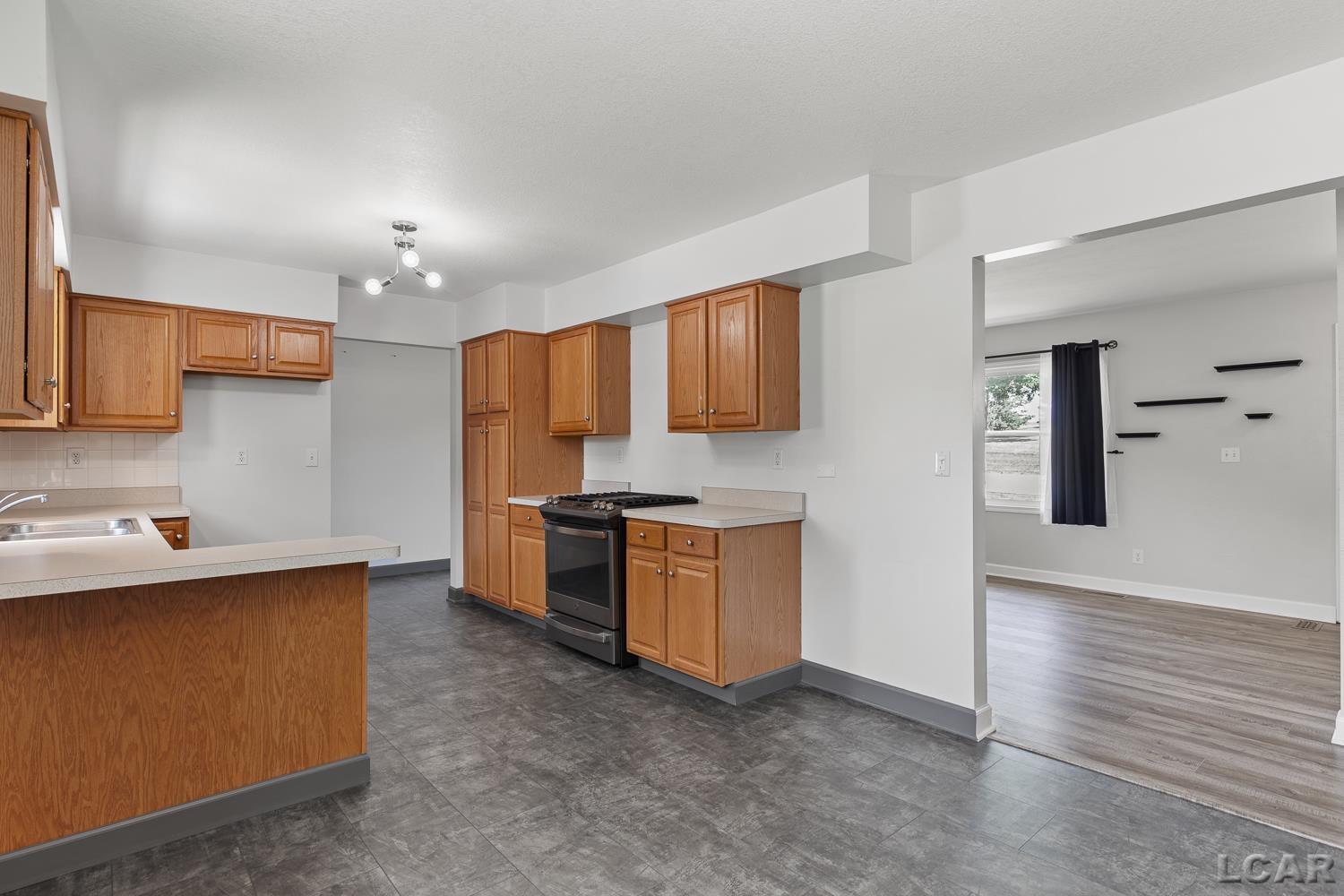 721 Riverside Avenue Adrian, MI 49221 - Photo 14 of 47 50182893-1b2dff48-cc3d-4530-9985-2af4cf6ba450.JPG