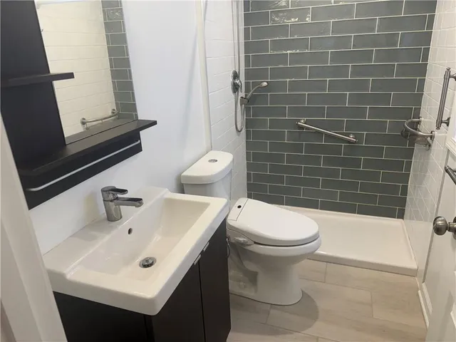 an empty room with a empty space and empty shelves