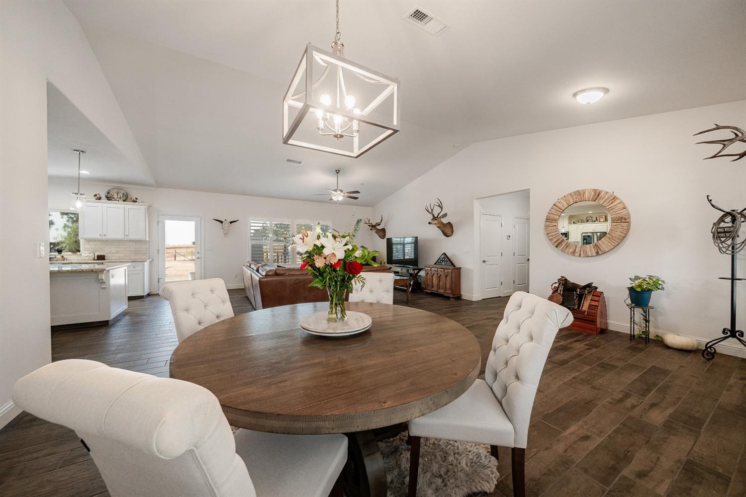 15720 Mark Road Madera, CA 93636 - Photo 4 of 37 Gallery Image 4