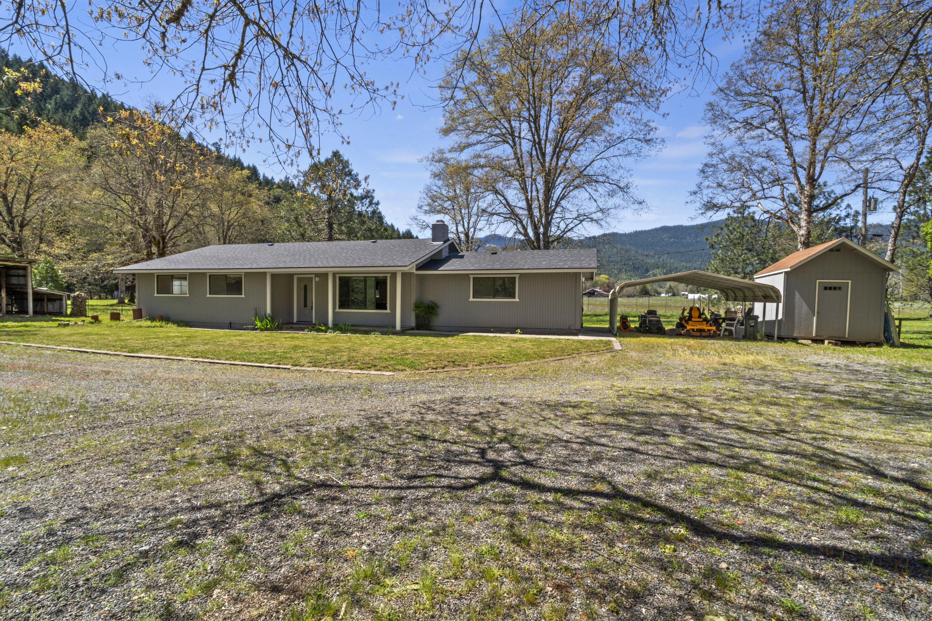 2800 Cedar Flat Road Williams, OR 97544 - Photo 10 of 48 Mian House Front Entrance