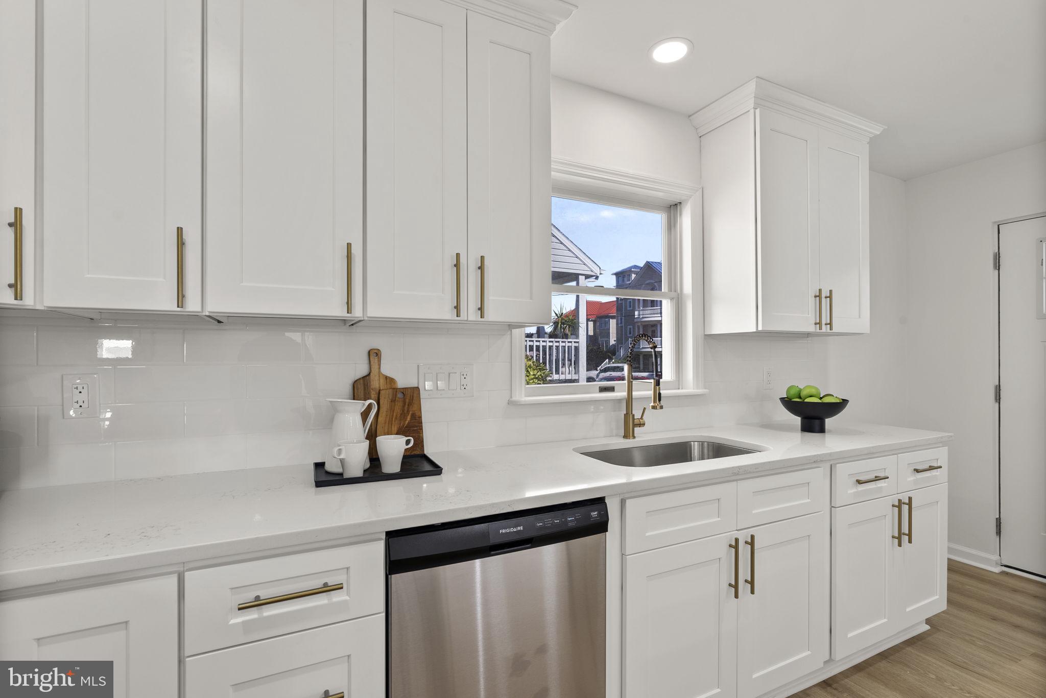 2806 Bay Drive Sparrows Point, MD 21219 - Photo 4 of 44
