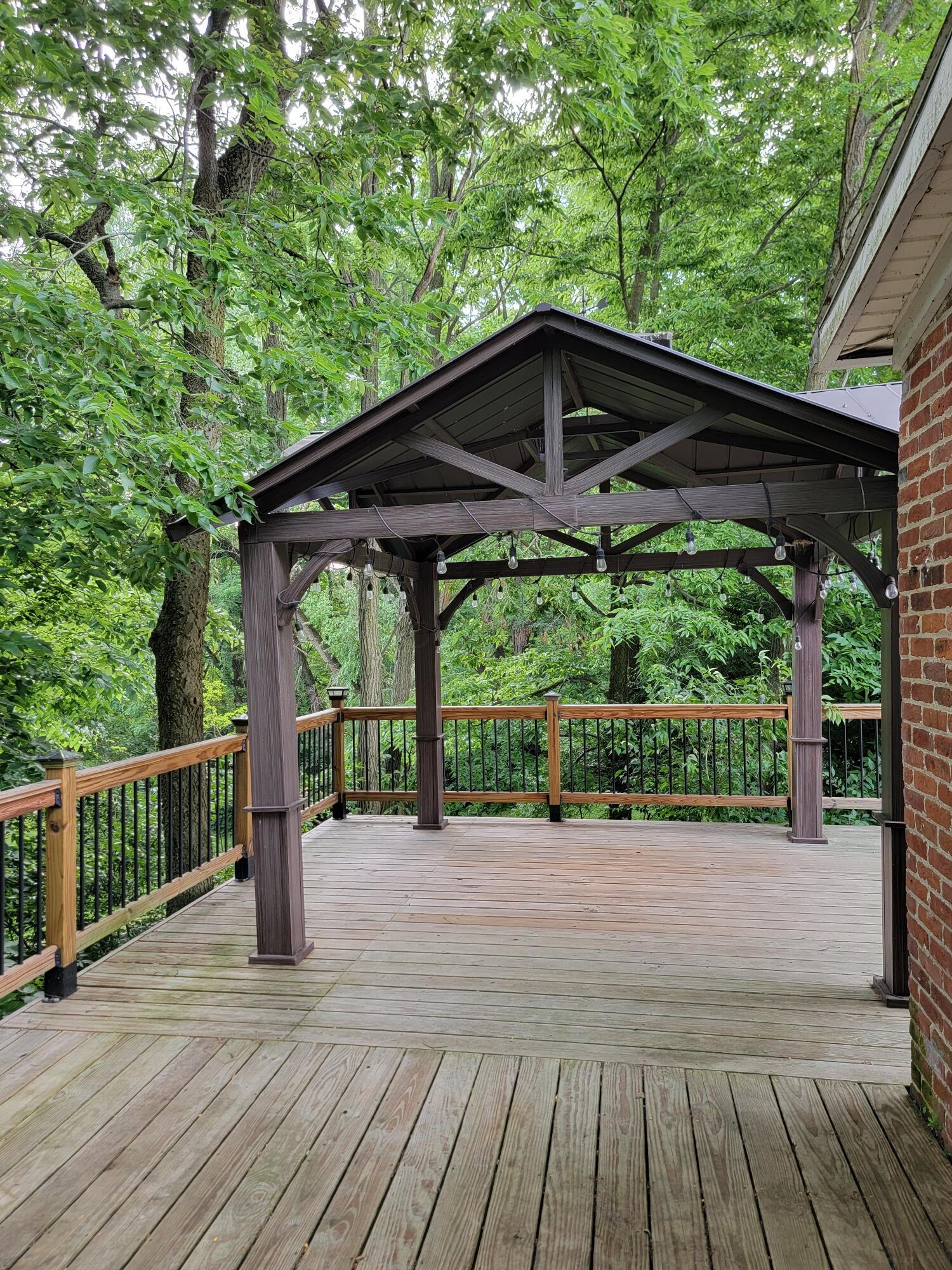 4403 Mechanicsburg Road Springfield, OH 45502 - Photo 35 of 38 DECK