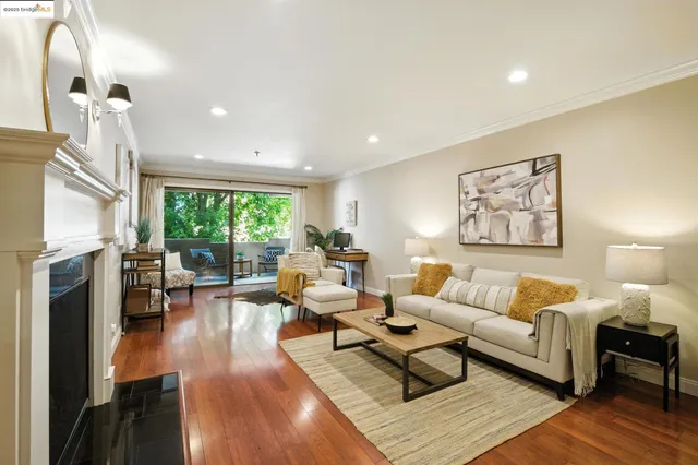 $399,000 | 303 Adams Street, Unit 207, Oakland, CA 94610