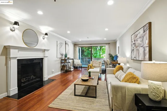 $399,000 | 303 Adams Street, Unit 207, Oakland, CA 94610