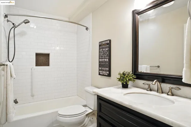 $399,000 | 303 Adams Street, Unit 207, Oakland, CA 94610