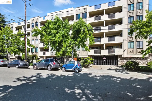 $399,000 | 303 Adams Street, Unit 207, Oakland, CA 94610