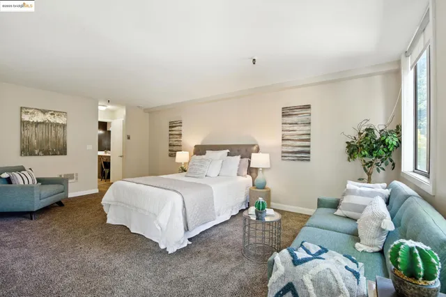 $399,000 | 303 Adams Street, Unit 207, Oakland, CA 94610