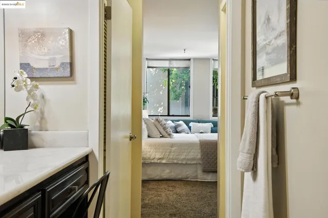 $399,000 | 303 Adams Street, Unit 207, Oakland, CA 94610