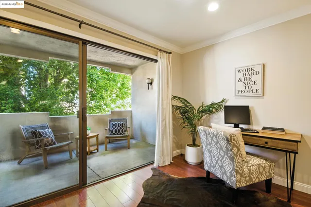 $399,000 | 303 Adams Street, Unit 207, Oakland, CA 94610