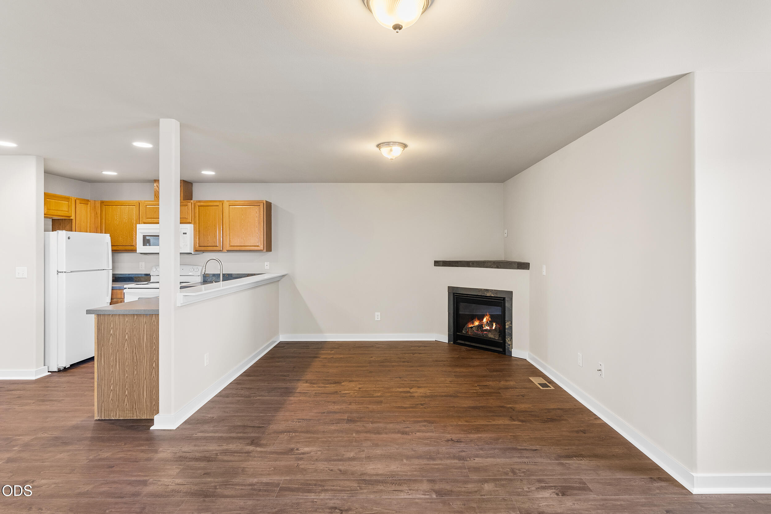 1214 Southwest 27th Street Redmond, OR 97756 - Photo 8 of 35