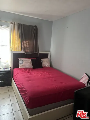 $750,000 | 8111 South Main Street, Los Angeles, CA 90003