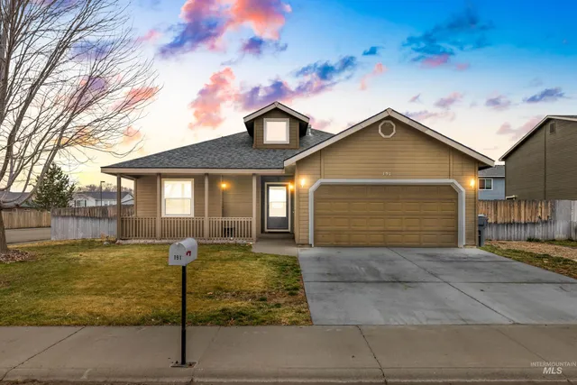 $359,990 | 191 Southwest Quaker Drive, Mountain Home, ID 83647