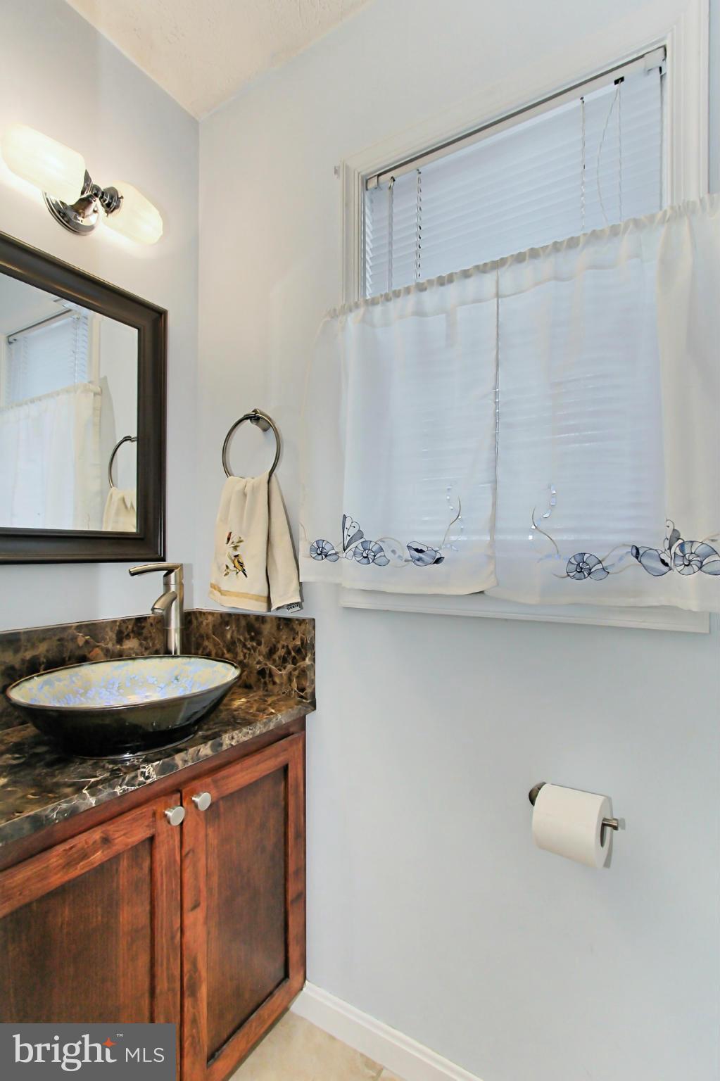 13207 Jasper Road Fairfax, VA 22033 - Photo 18 of 30 Bath