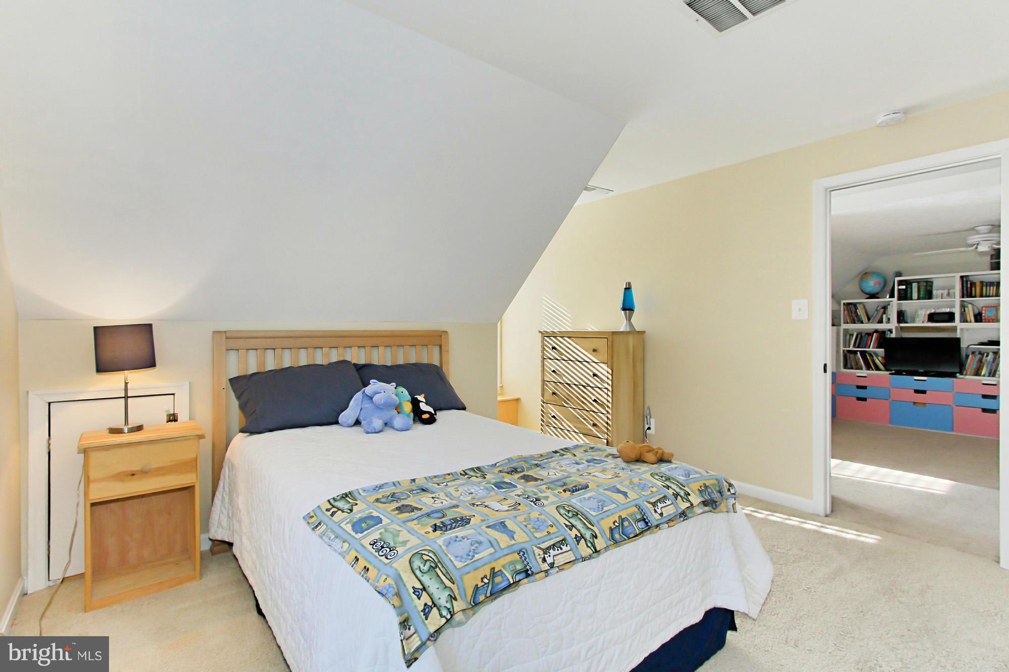 13207 Jasper Road Fairfax, VA 22033 - Photo 21 of 30 Bedroom