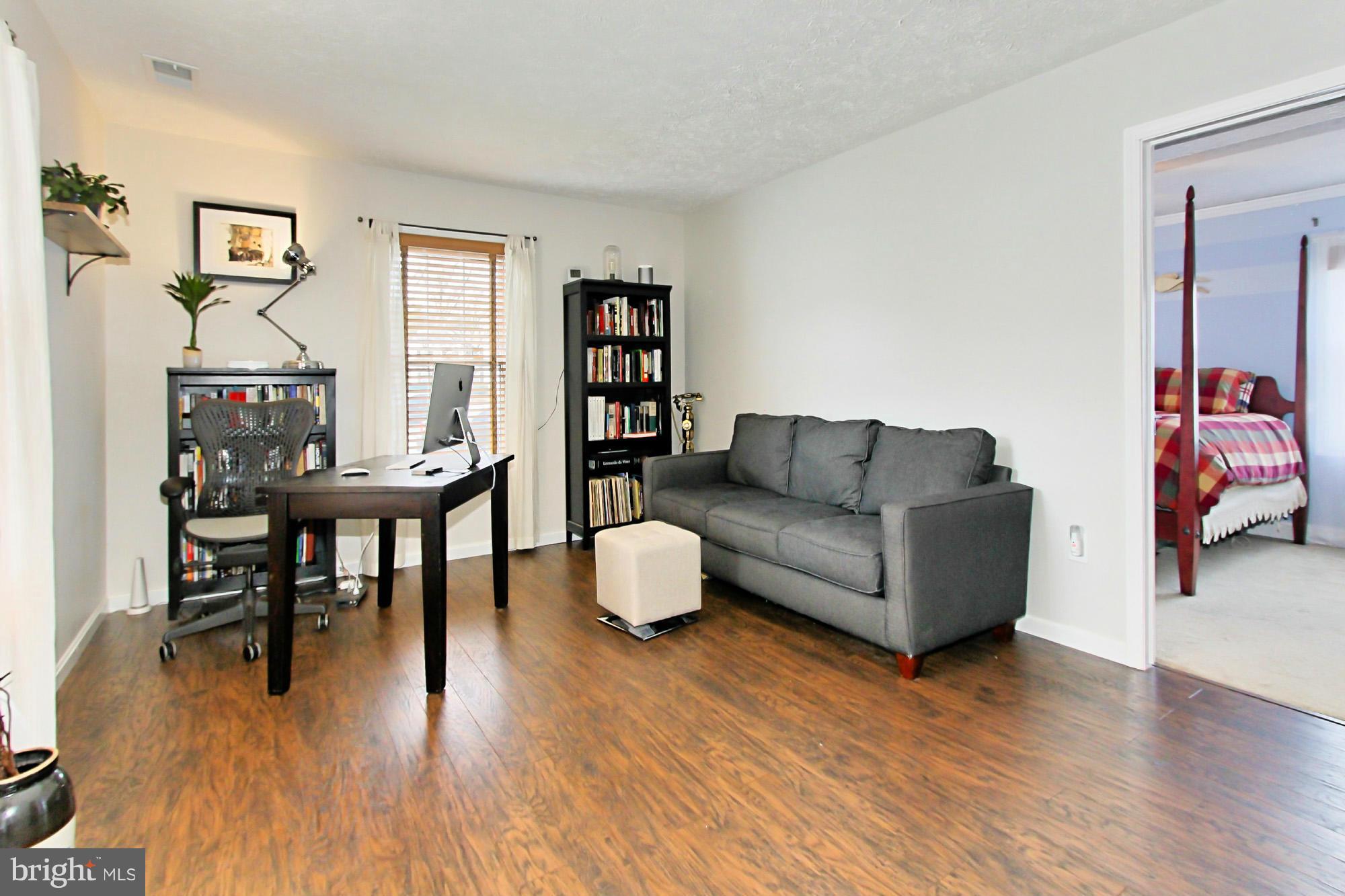 13207 Jasper Road Fairfax, VA 22033 - Photo 4 of 30 Interior (General)
