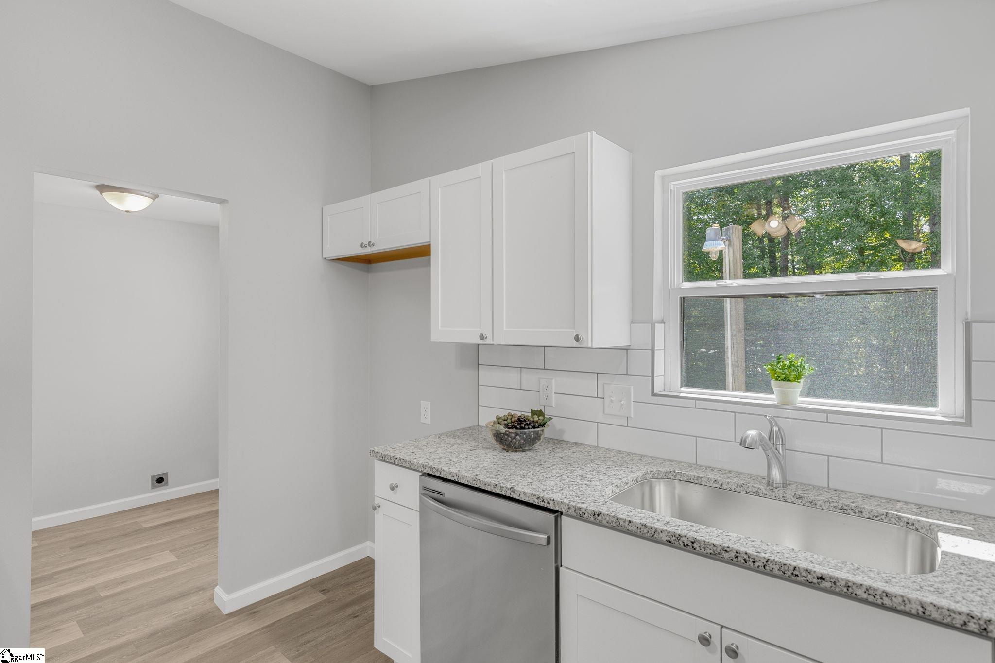 861 Rutledge Lake Road Greenville, SC 29617 - Photo 13 of 34 Gallery Image 13