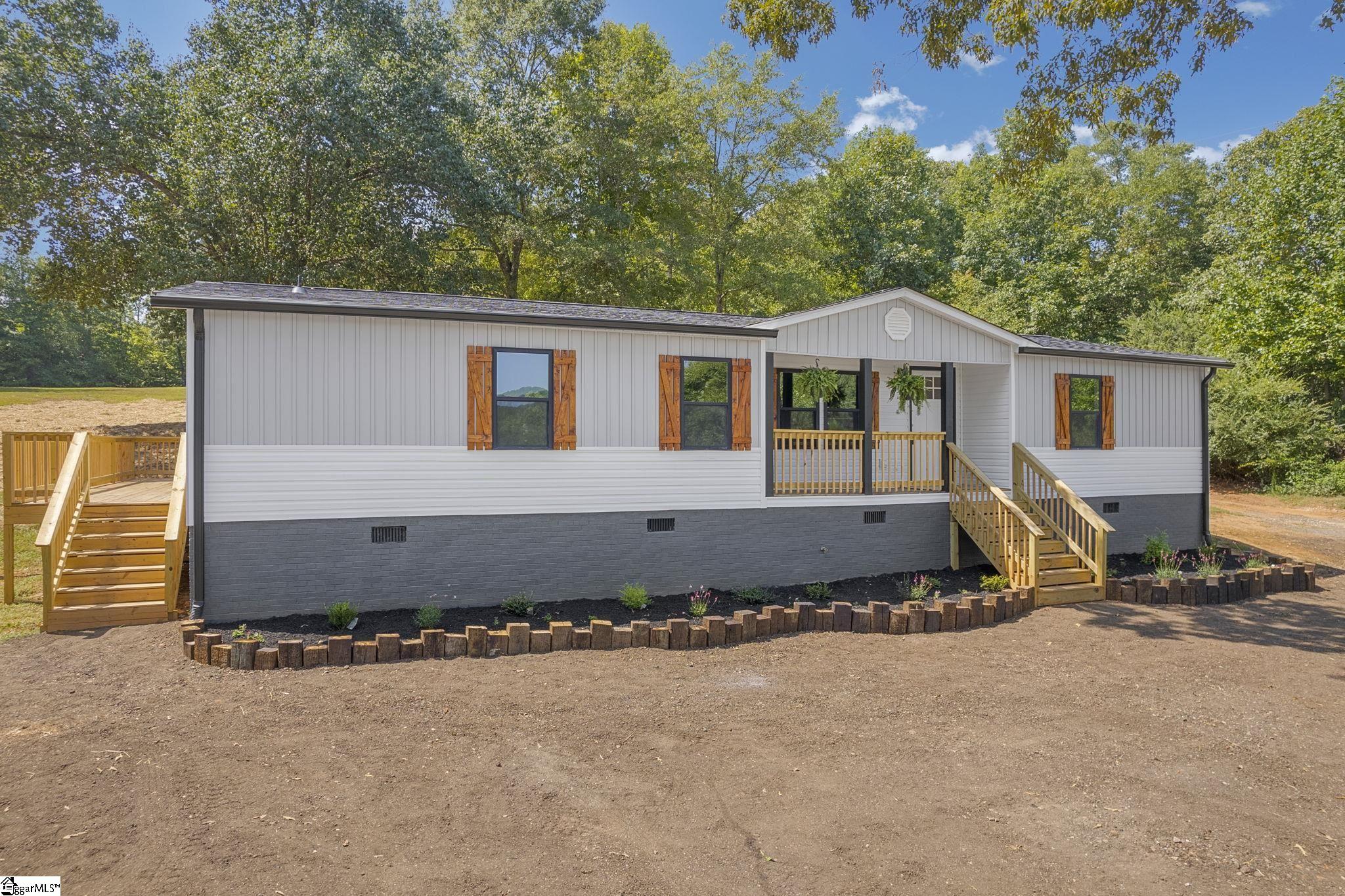 861 Rutledge Lake Road Greenville, SC 29617 - Photo 2 of 34 Gallery Image 2