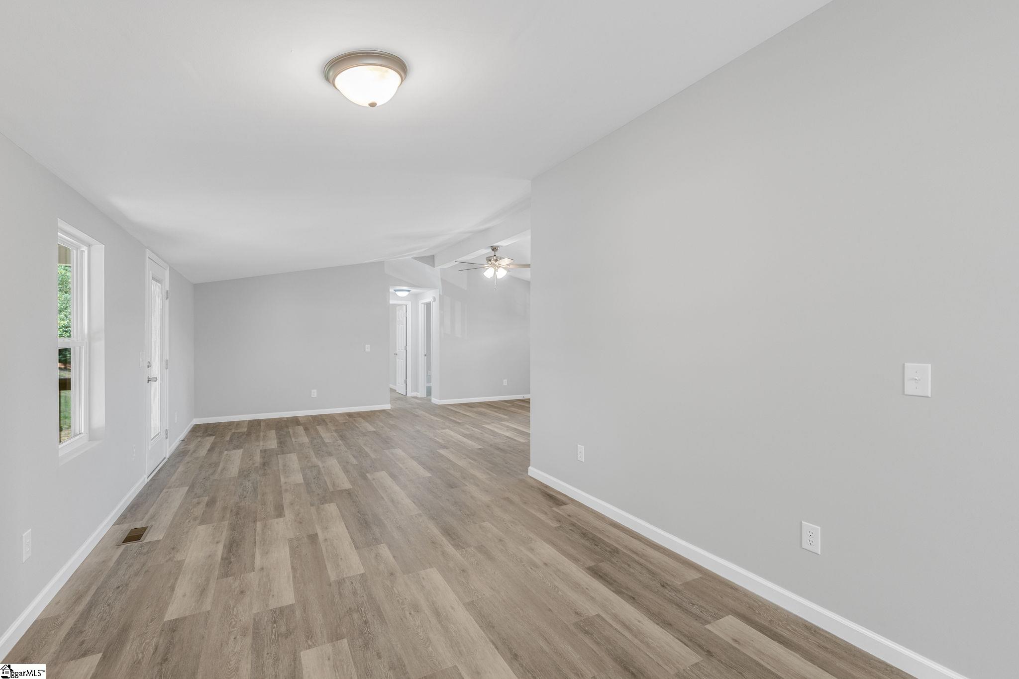861 Rutledge Lake Road Greenville, SC 29617 - Photo 8 of 34 Gallery Image 8