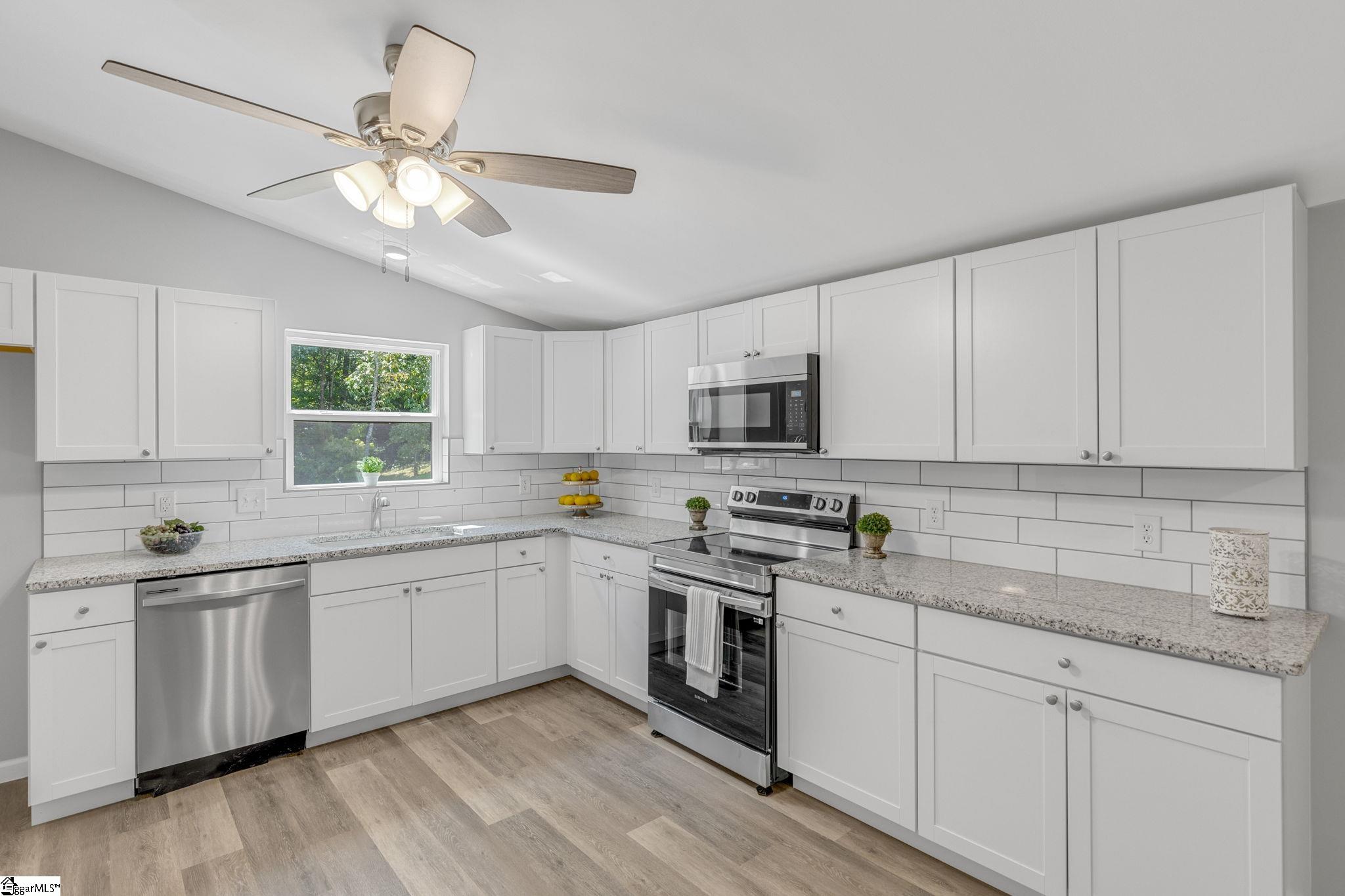 861 Rutledge Lake Road Greenville, SC 29617 - Photo 10 of 34 Gallery Image 10