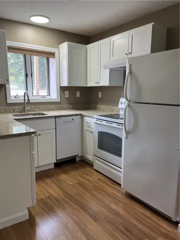 $1,900 | 728 Beverage Hill Avenue, Unit 12, Pawtucket, RI 02861