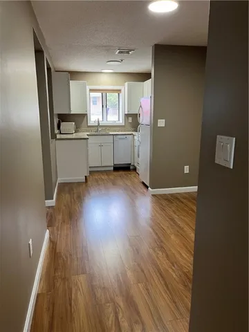 $1,900 | 728 Beverage Hill Avenue, Unit 12, Pawtucket, RI 02861