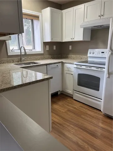 $1,900 | 728 Beverage Hill Avenue, Unit 12, Pawtucket, RI 02861