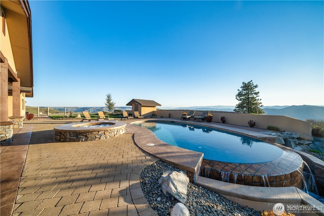 300 Hawks Ridge Road Chelan, WA 98816 - Photo 20 of 40